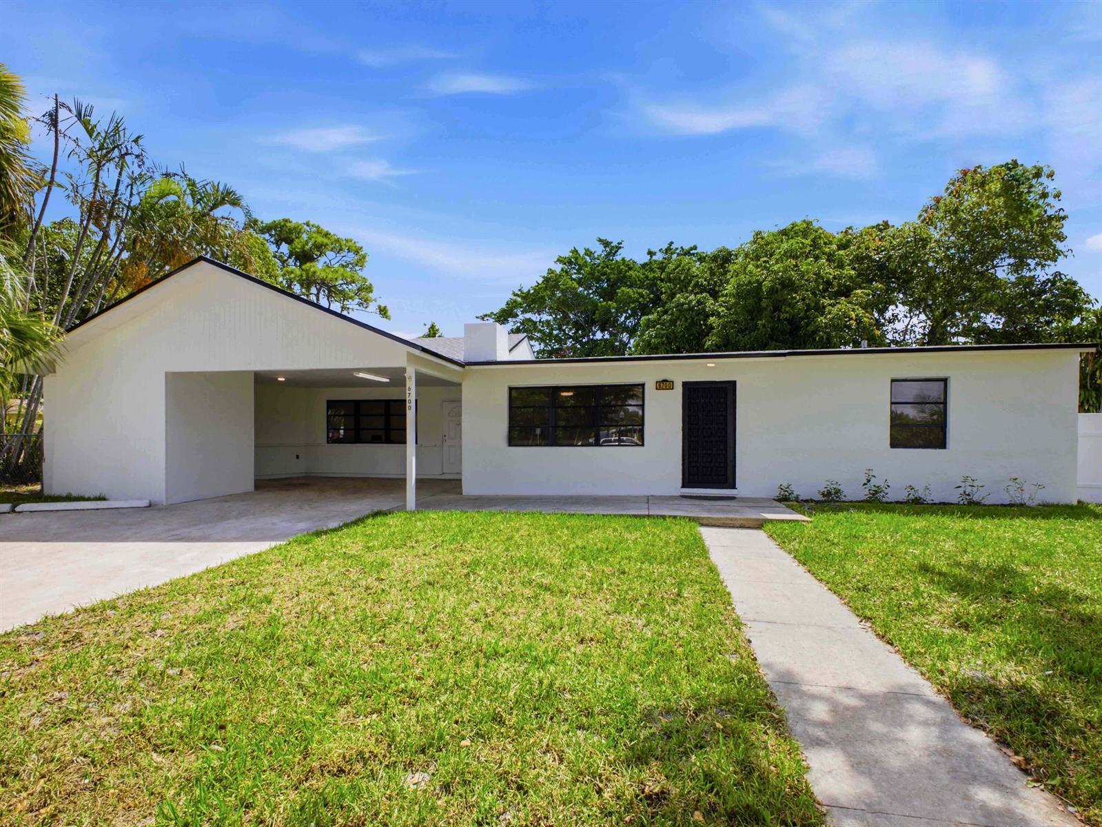 6700 Forest Court, West Palm Beach FL 33405 photo 2