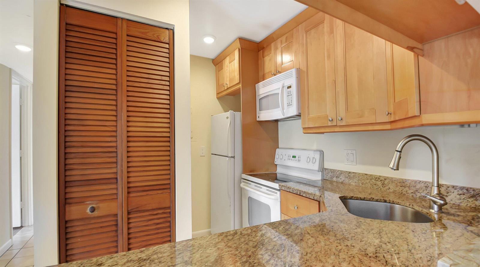 616 SEA PINE Way # C2, FL 33415 photo 5