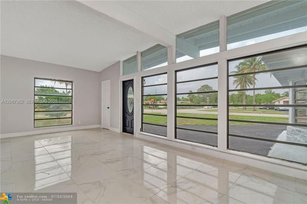 486 W Evanston Cir, Fort Lauderdale FL 33312 photo 4
