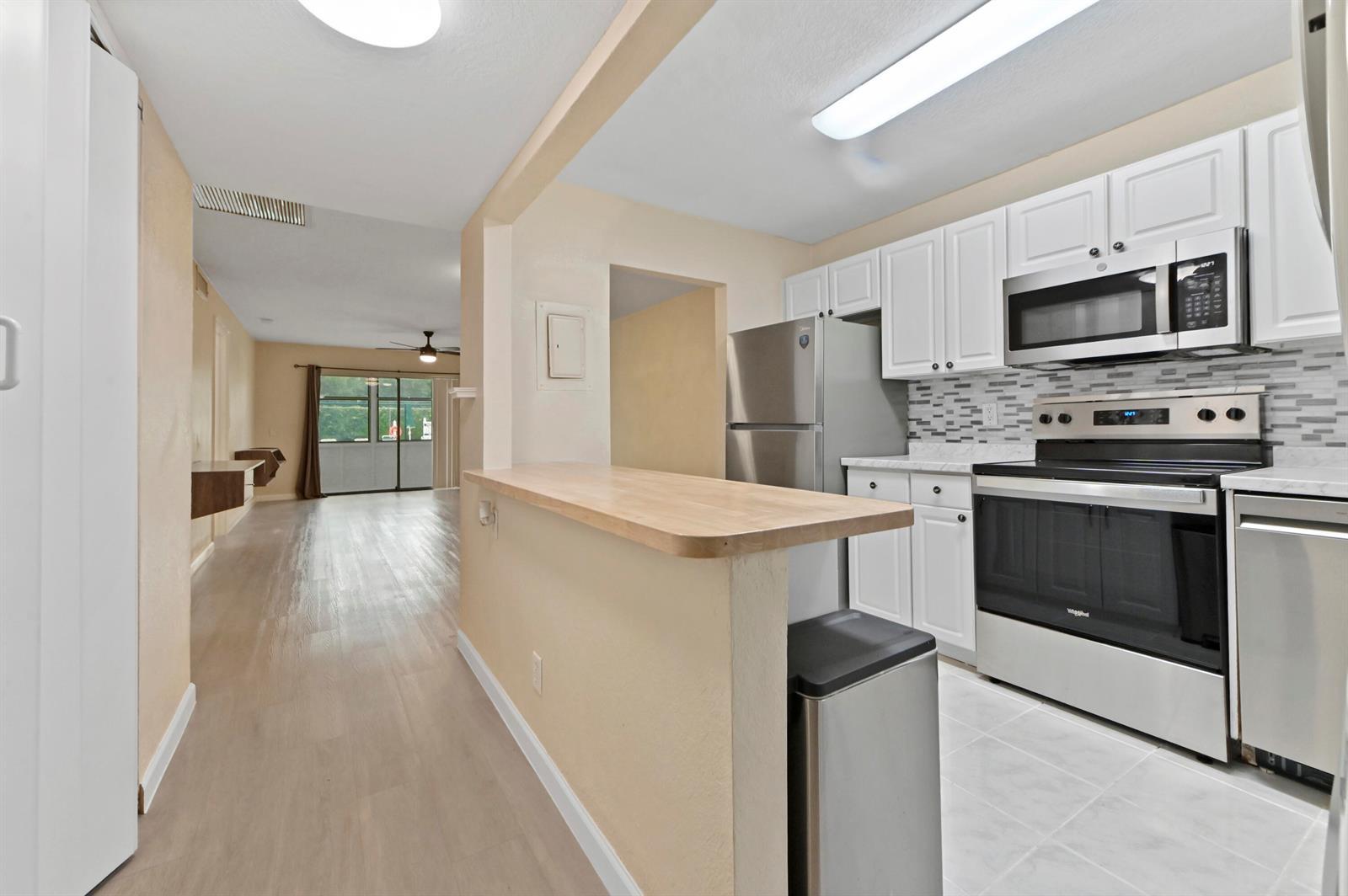 126 Sparrow Drive # 22A, Royal Palm Beach FL 33411 photo 4