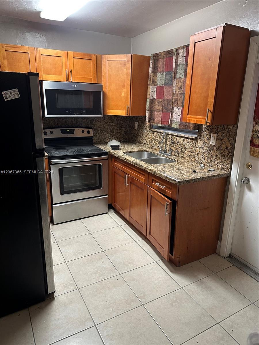 53 NW 169th St # 53, North Miami Beach FL 33169 photo 2