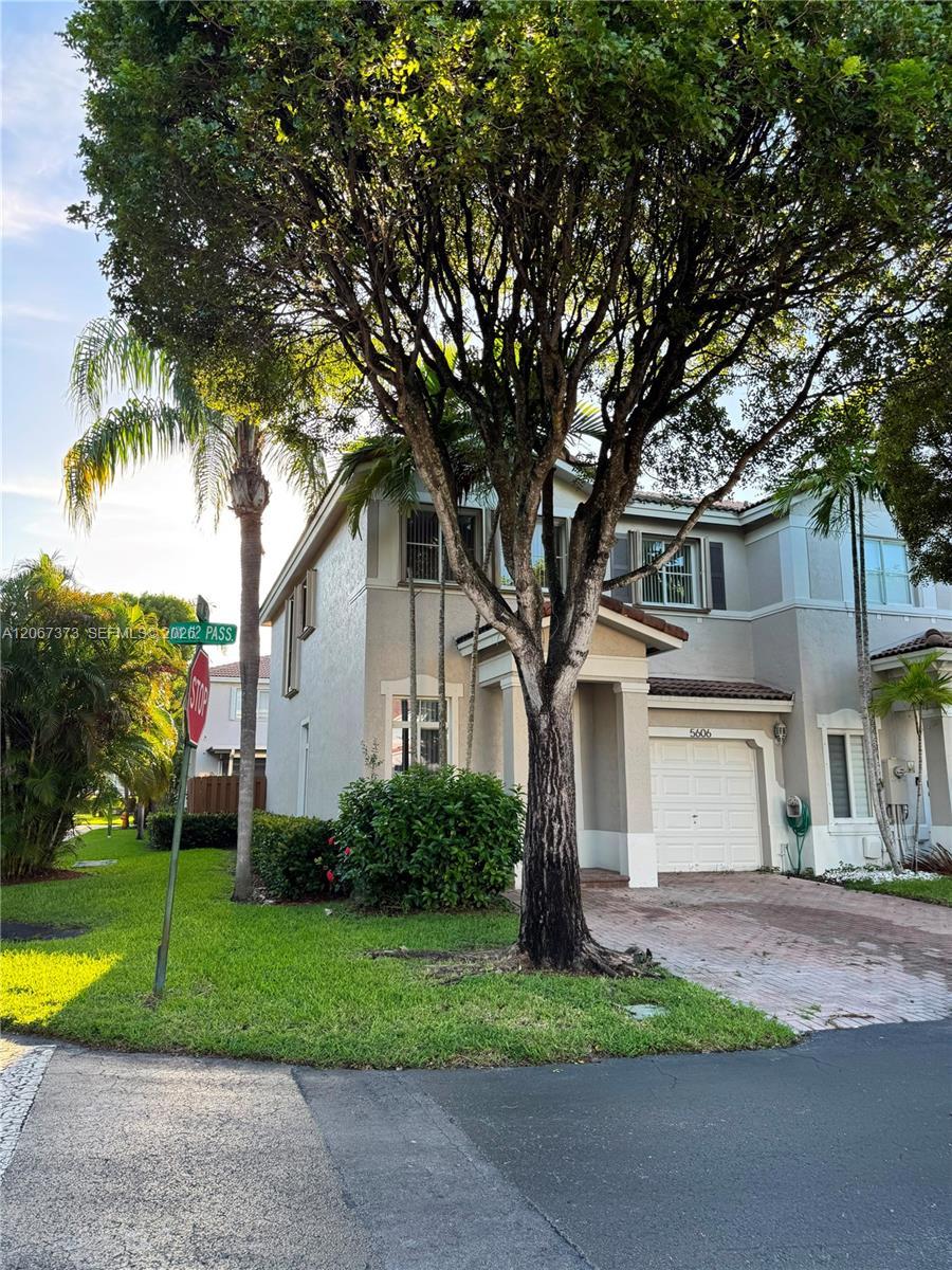 5606 NW 112th Psge, Doral FL 33178 photo 2