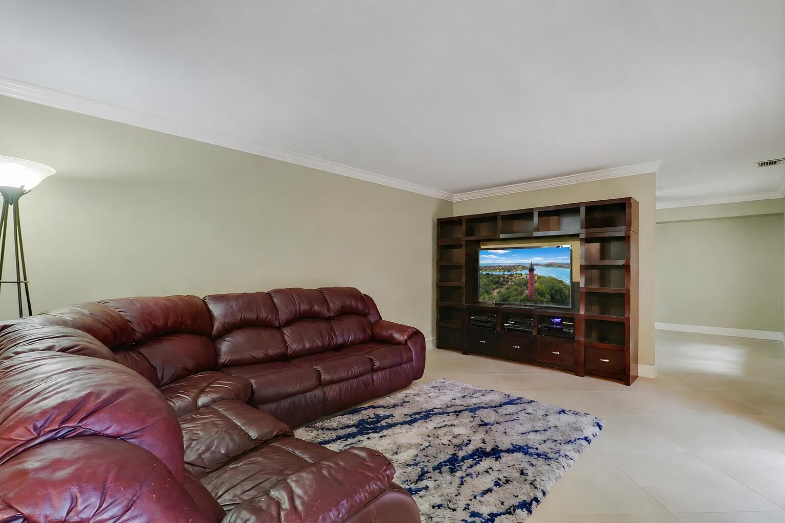 1901 19th Lane, Palm Beach Gardens FL 33418 photo 3