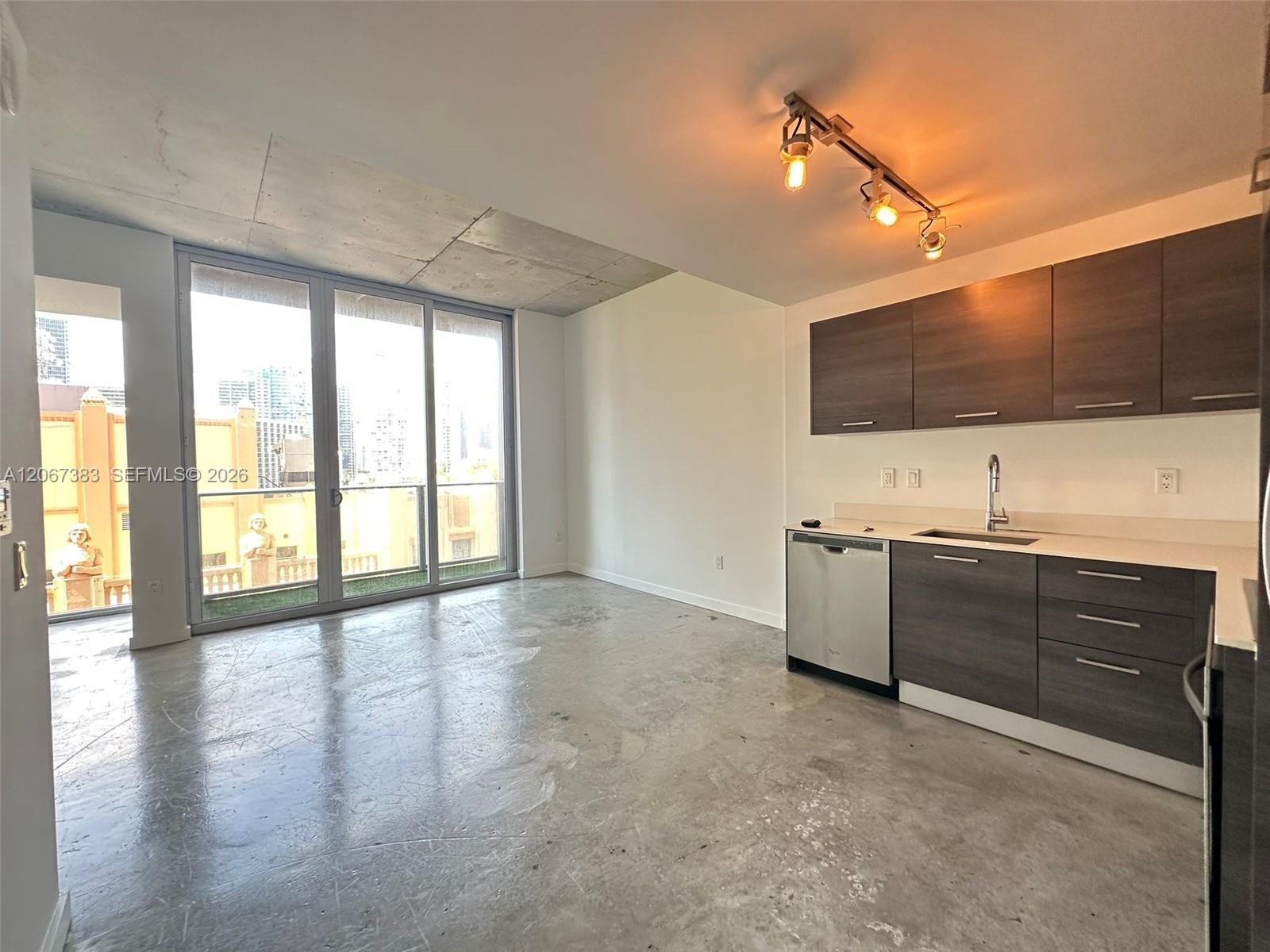 151 SE 1st St # 1505, Miami FL 33131 photo 2