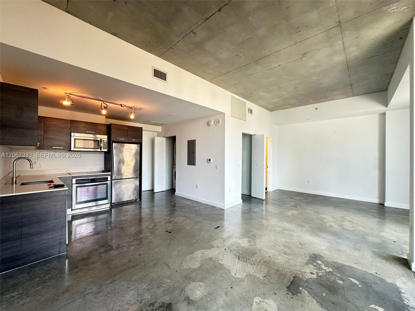 151 SE 1st St # 1505, Miami FL 33131 photo 3
