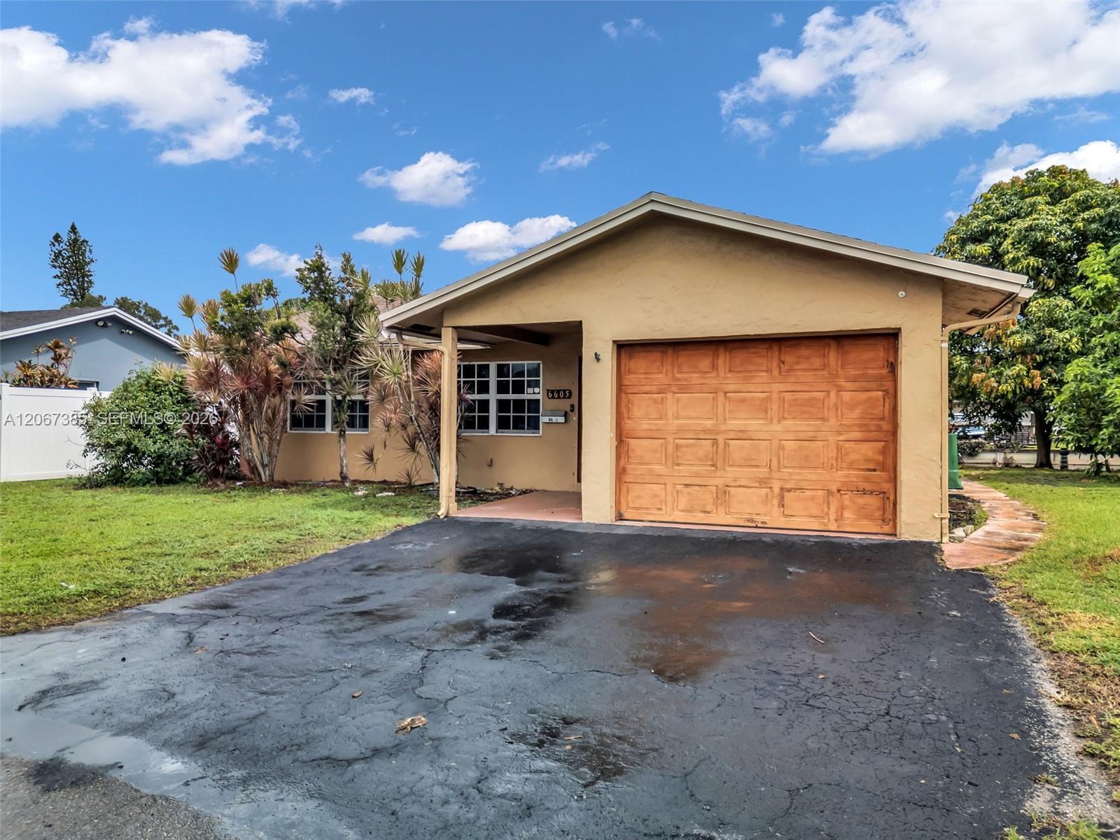 6605 NW 77th St, Tamarac FL 33321 photo 3