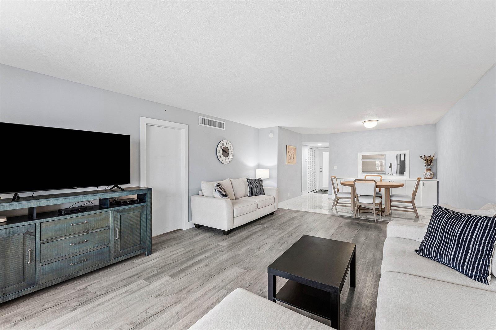 910 Dogwood Drive # 444, Delray Beach FL 33483 photo 4