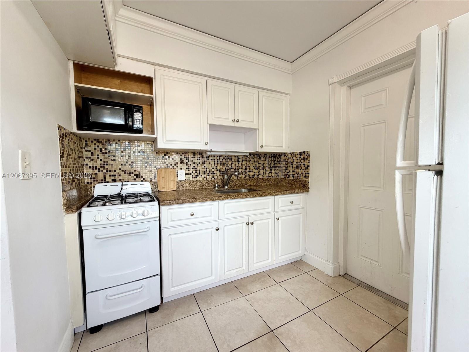 4613 Bougainvilla Dr # 4, Lauderdale By The Sea FL 33308 photo 2