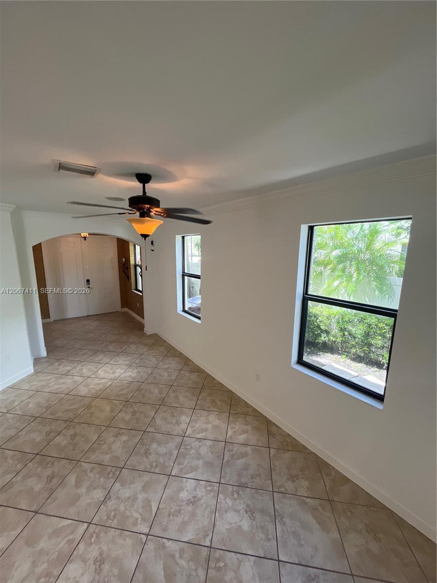 8843 W 34th Ave, Hialeah FL 33018 photo 4