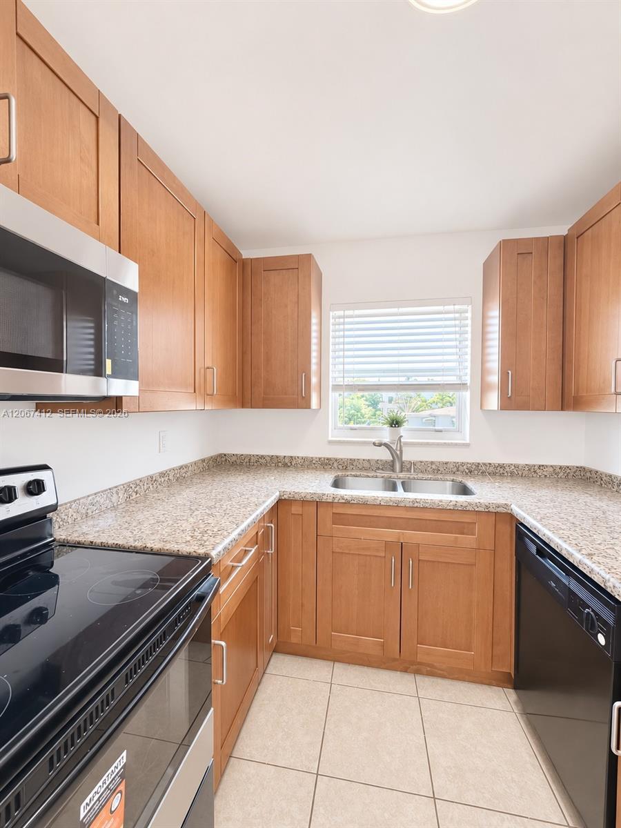 2521 Pierce St # 10, Hollywood FL 33020 photo 2