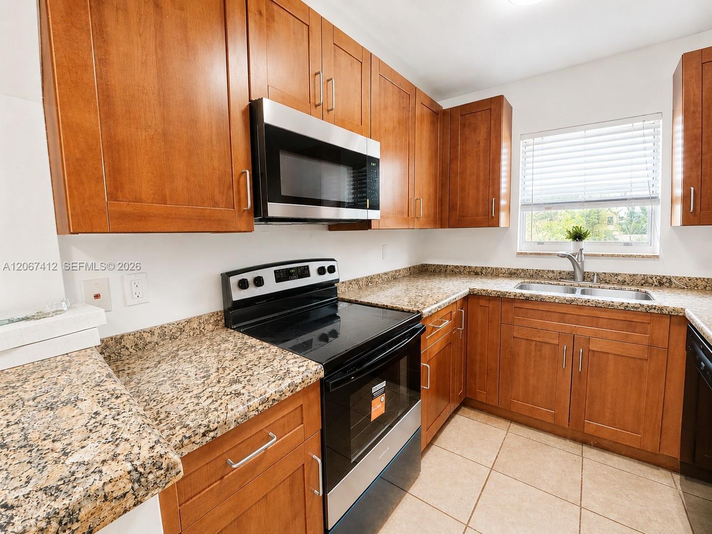 2521 Pierce St # 10, Hollywood FL 33020