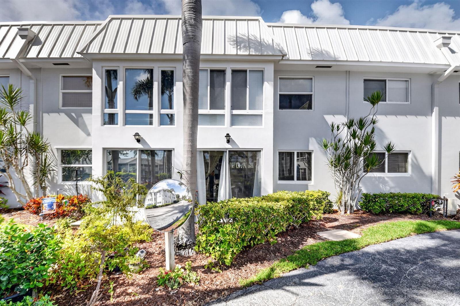32 COLONIAL CLUB Drive # 102, Boynton Beach FL 33435 photo 2