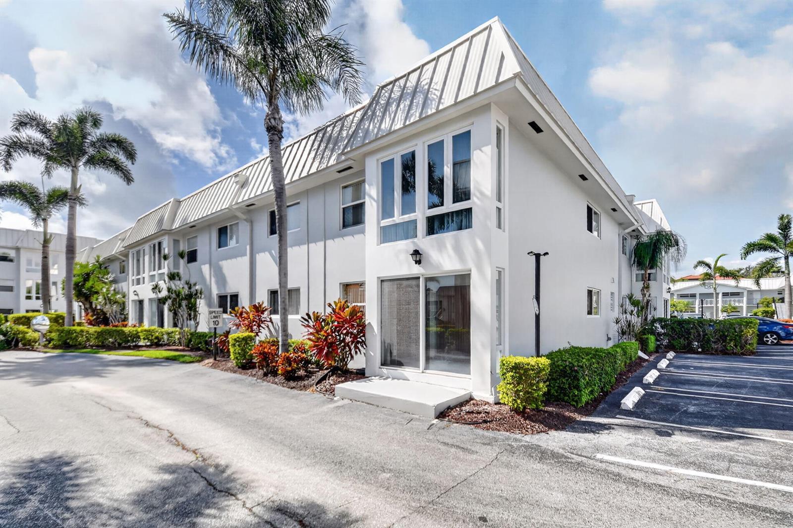 32 COLONIAL CLUB Drive # 102, Boynton Beach FL 33435 photo 3