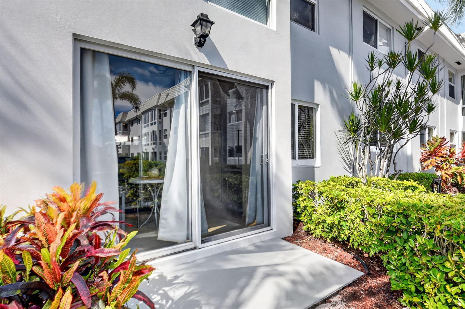 32 COLONIAL CLUB Drive # 102, Boynton Beach FL 33435 photo 4