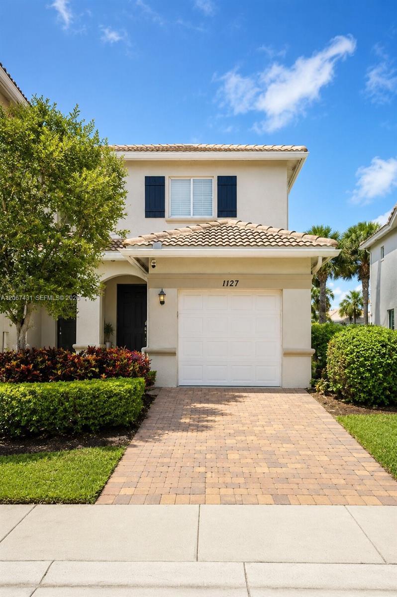 1127 Vermilion Dr, Lake Worth FL 33461