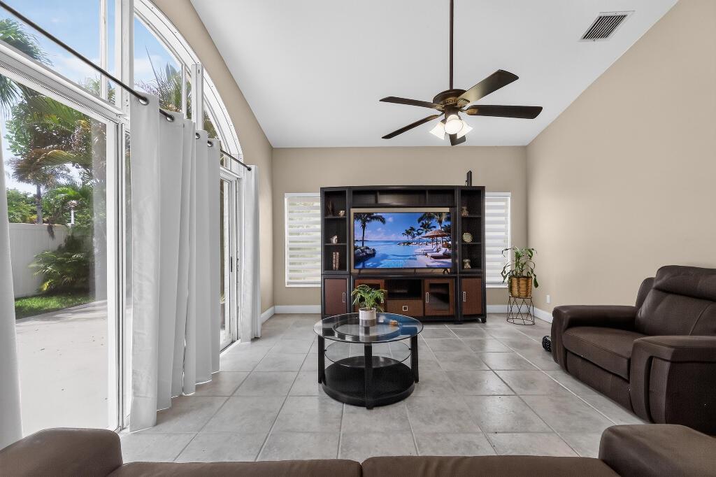 922 OPAL Terrace, Weston FL 33326 photo 5