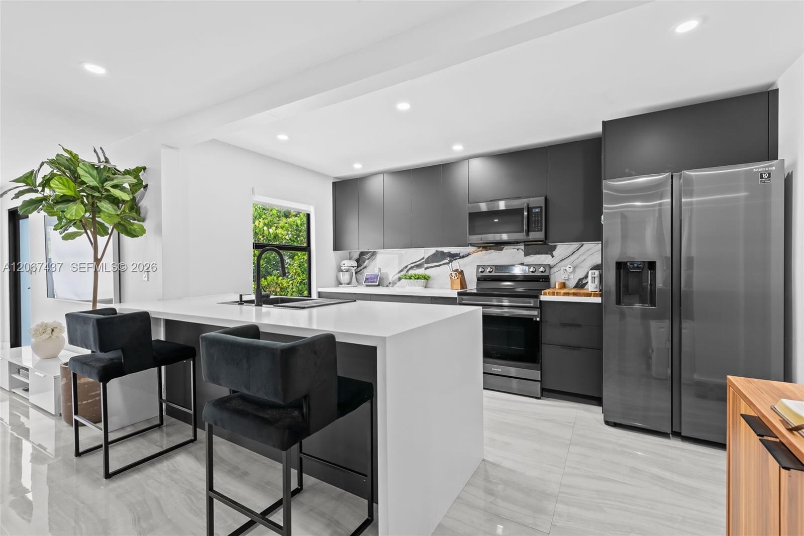 544 SW 13th Ave, Fort Lauderdale FL 33312 photo 4