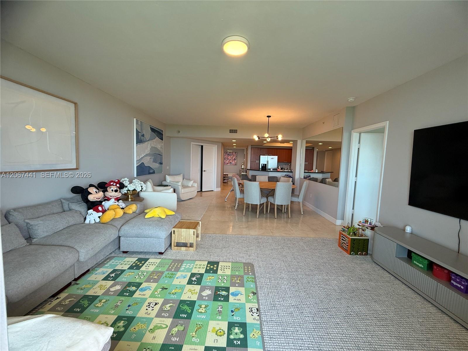 15051 Royal Oaks Ln # 1104, North Miami FL 33181 photo 2