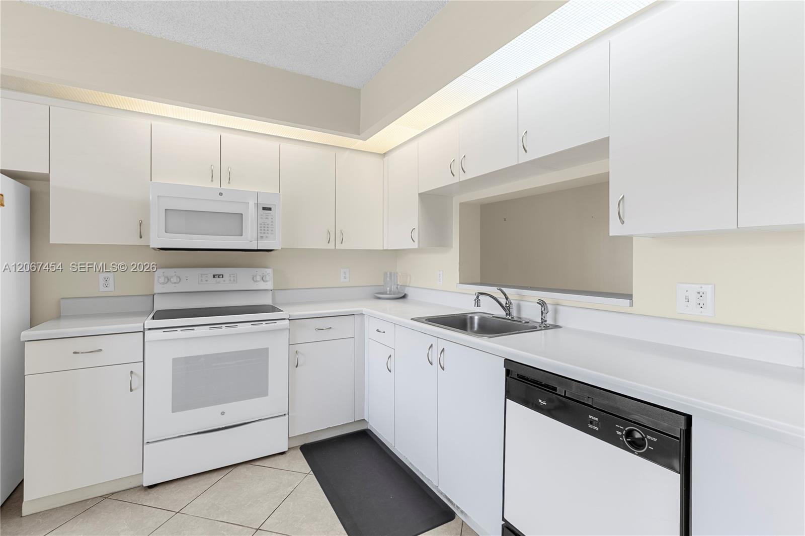13705 SW 12th St # 208B, Pembroke Pines FL 33027 photo 2