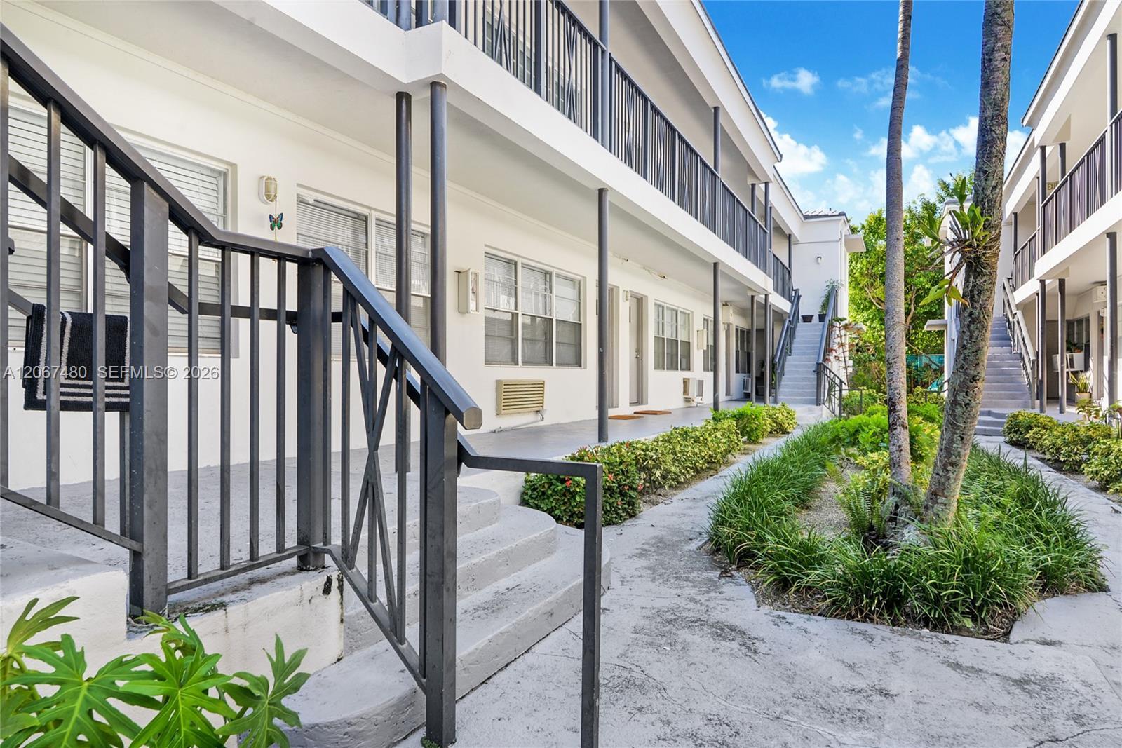 974 Biarritz Dr # 11, Miami Beach FL 33141 photo 2
