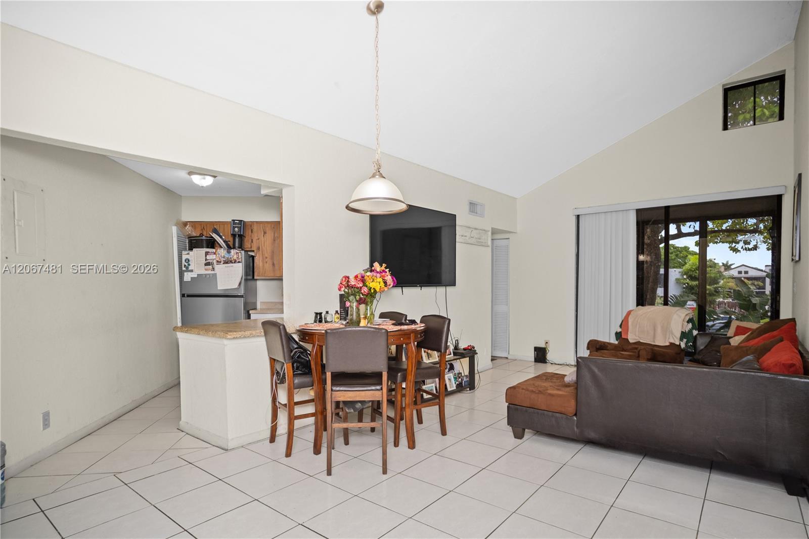 213 Lake Pointe Dr # 203, Oakland Park FL 33309