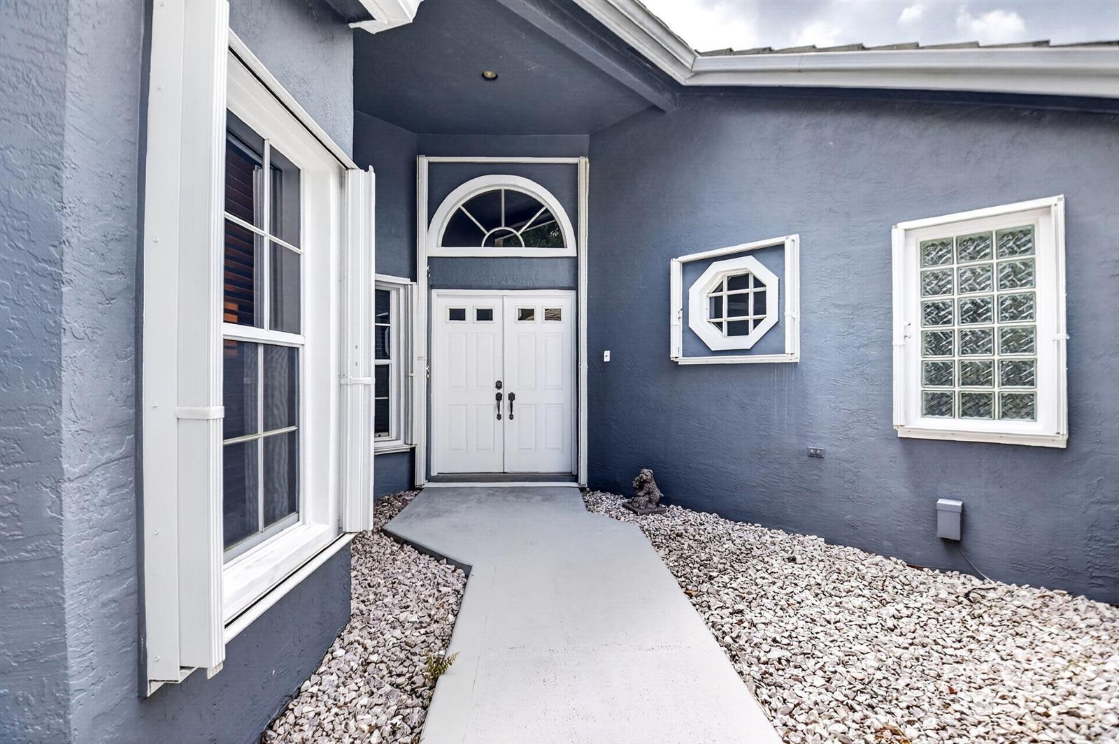 107 Harbor Lake Circle, FL 33413 photo 4
