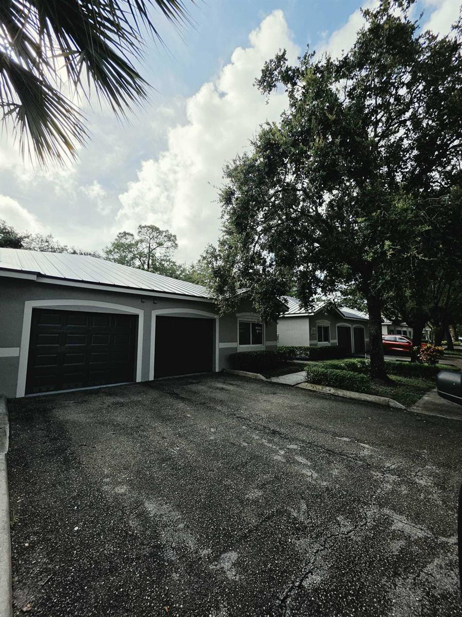 260 Crestwood Circle # 102, Royal Palm Beach FL 33411 photo 2