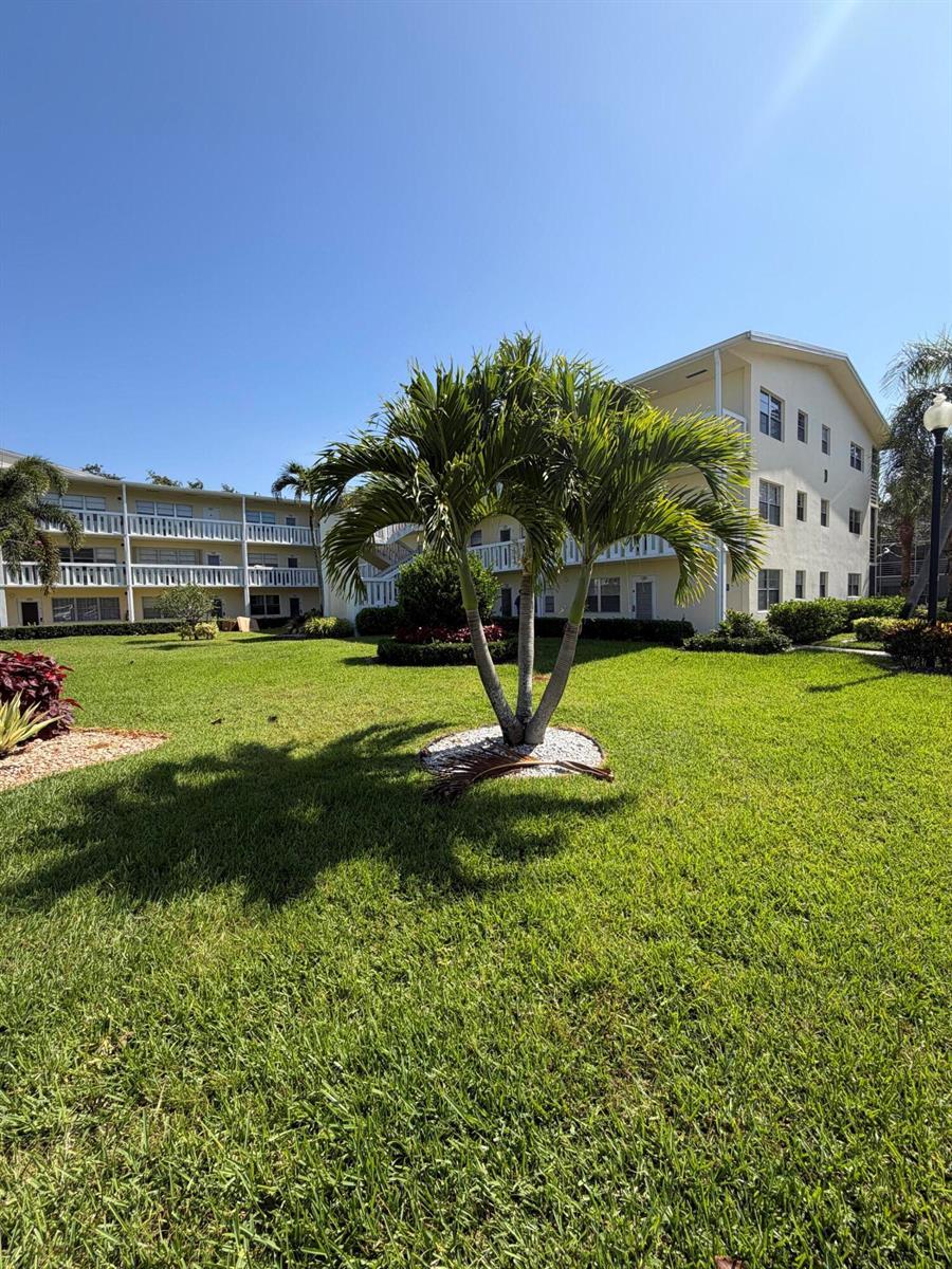 166 Dorset D, Boca Raton FL 33434 photo 2