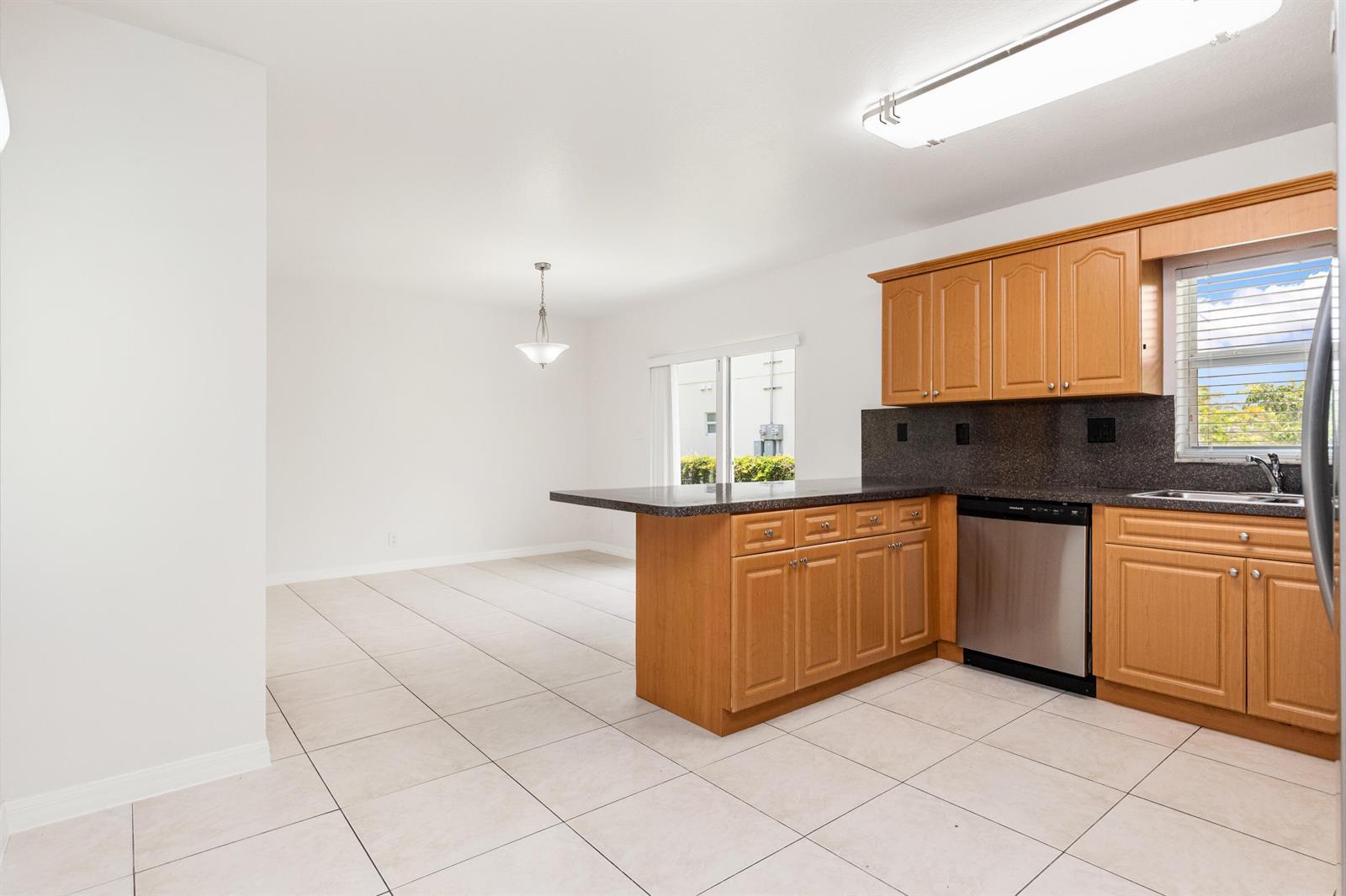 24 SW 6th Street # 2, Hallandale Beach FL 33009 photo 5