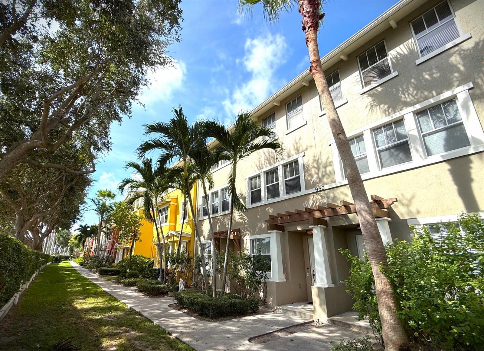 960 MILLBRAE Court # 4, West Palm Beach FL 33401 photo 2