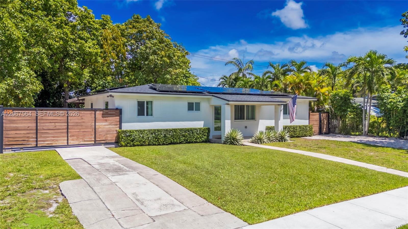 9841 Dominican Dr, Cutler Bay FL 33189 photo 2