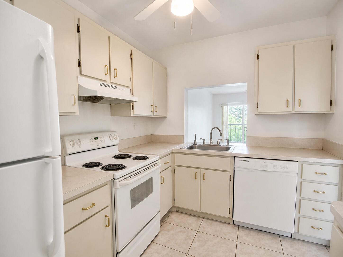 7260 WOODMONT Avenue # 203, Tamarac FL 33321 photo 4