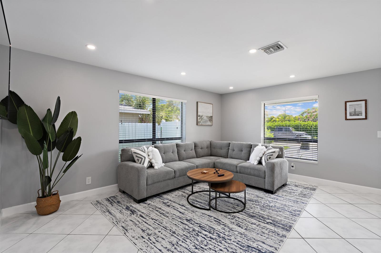 3370 NE 5TH Drive, Boca Raton FL 33431 photo 3