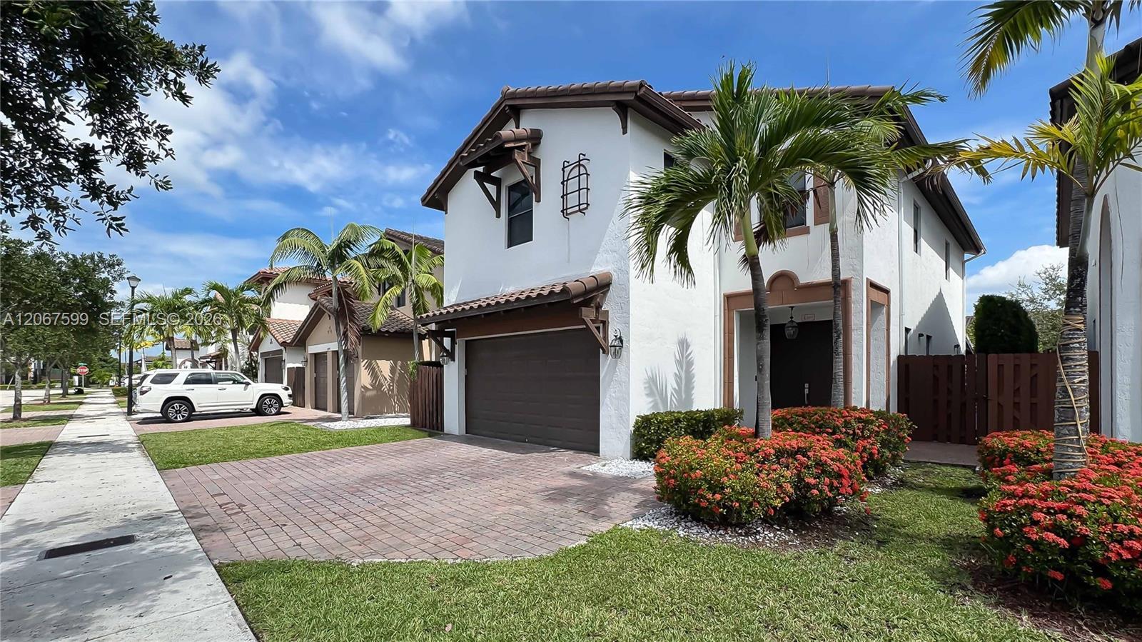 10235 NW 87th Ter, Doral FL 33178 photo 2