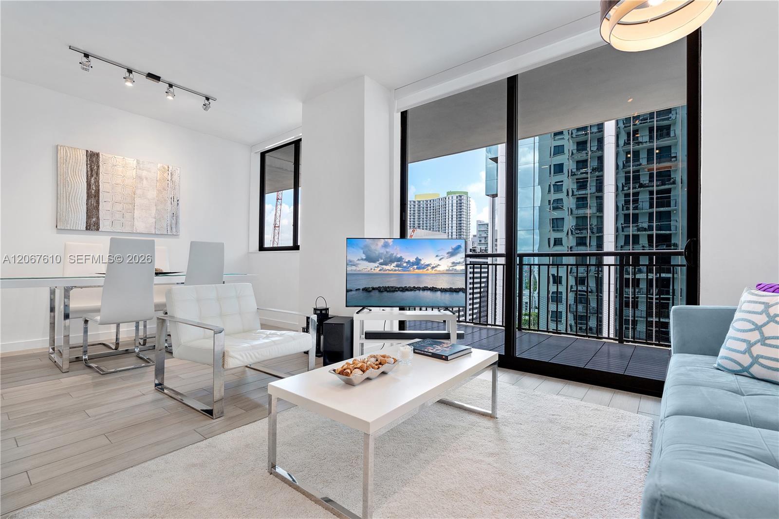 999 SW 1st Ave # 2115, Miami FL 33130 photo 3