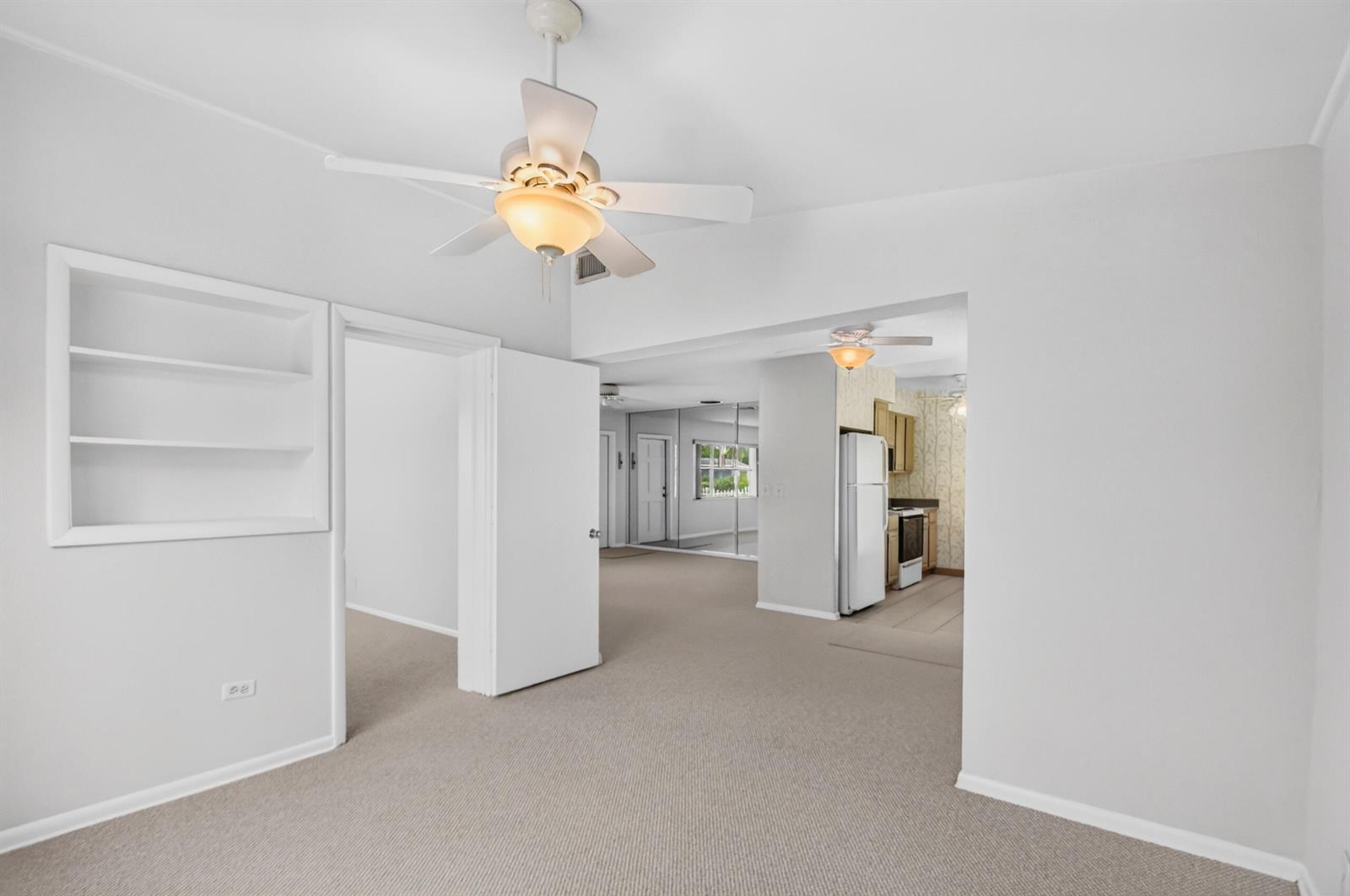 129 GREENBRIER Drive, Palm Springs FL 33461 photo 4
