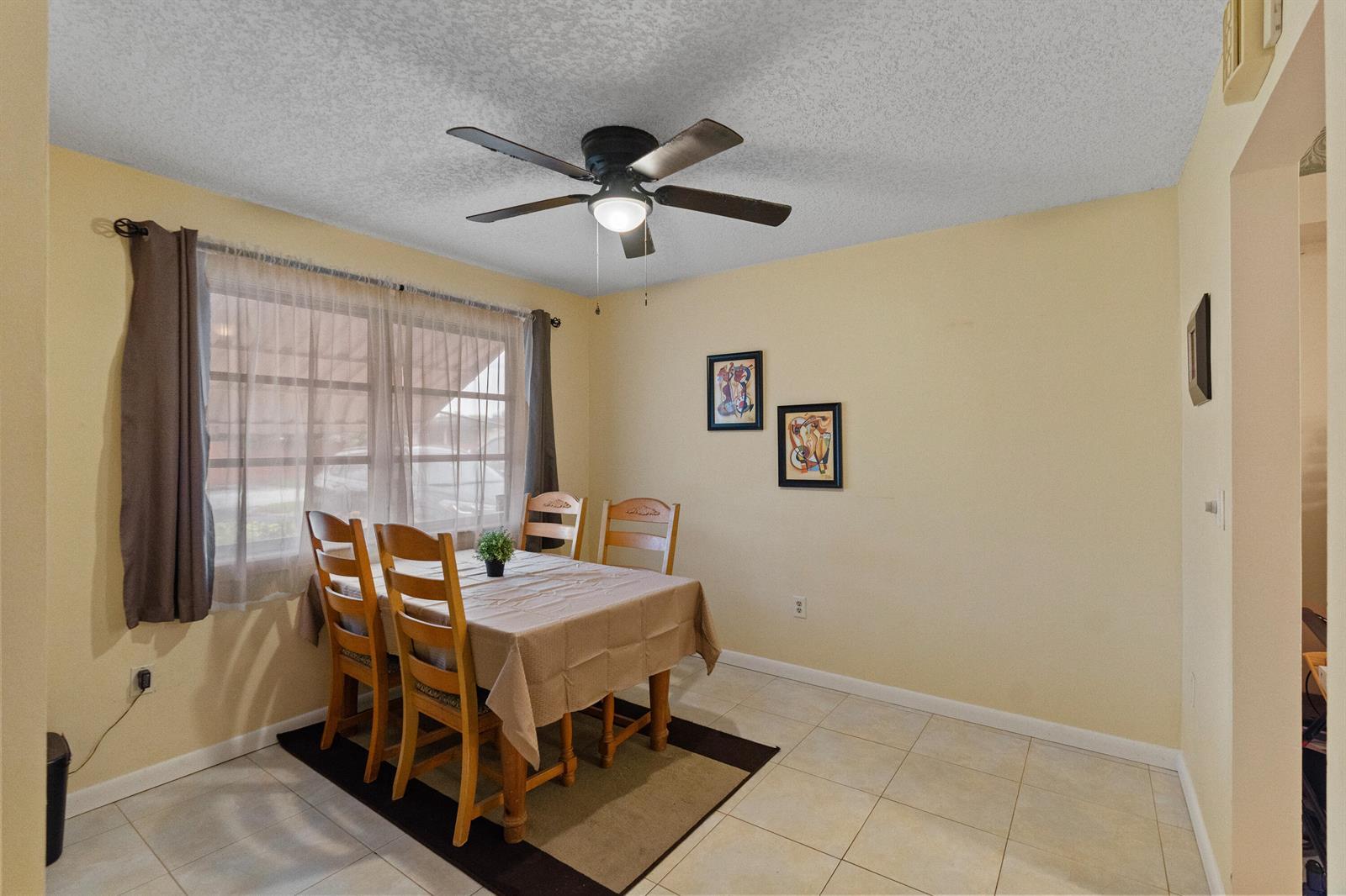 1111 NW 85TH Way, Pembroke Pines FL 33024 photo 4