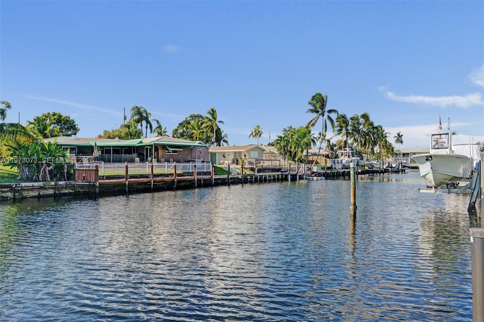 949 SE 10TH Court, Pompano Beach FL 33060 photo 3
