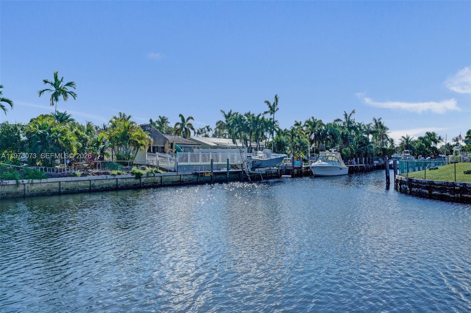 949 SE 10TH Court, Pompano Beach FL 33060 photo 4