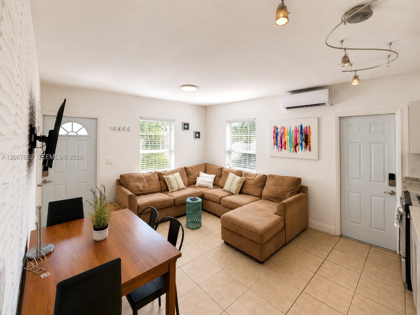 1639 Hayes St # 1, Hollywood FL 33020 photo 2