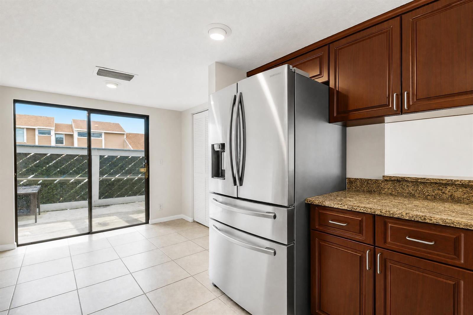 202 LAKEWOOD Drive # 11B, Jupiter FL 33458 photo 3