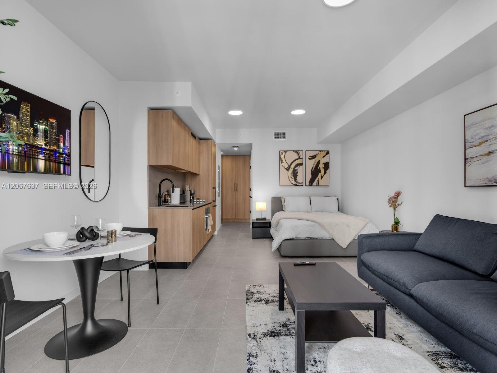 121 NE 5th St # 1607, Miami FL 33132 photo 3