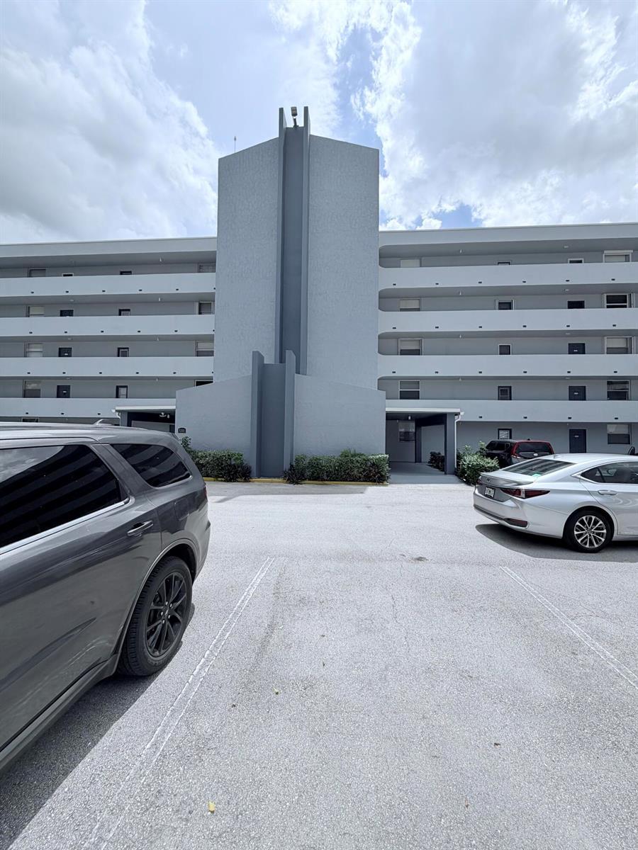 299 NW 52nd Terrace # U, Boca Raton FL 33487