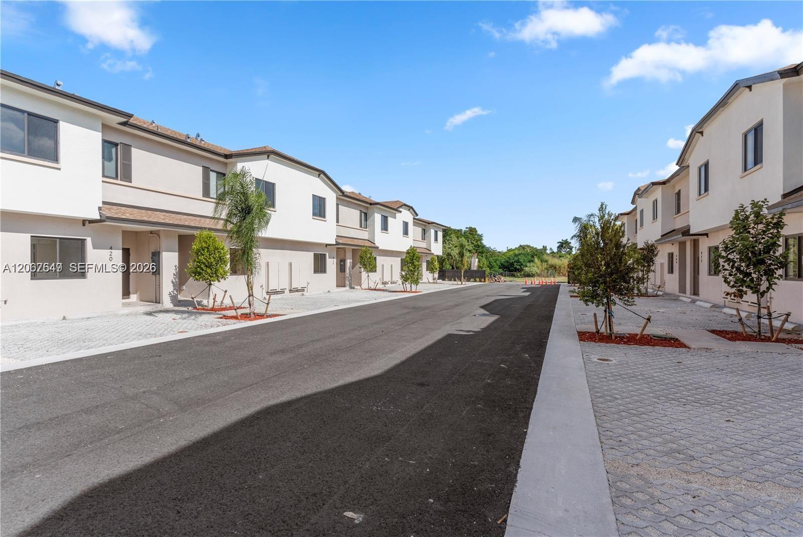 401 SW 1st St # 1, Florida City FL 33034 photo 2