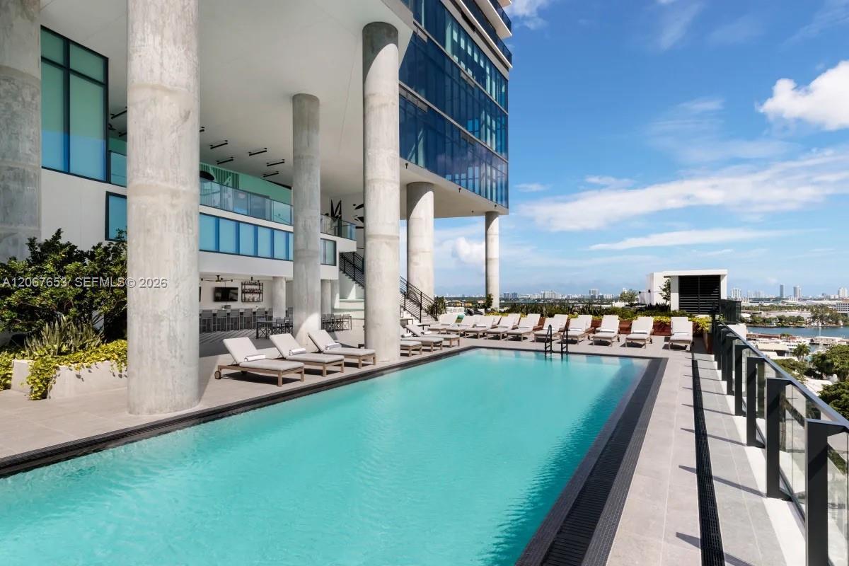 Miami, FL 33132 photo 3
