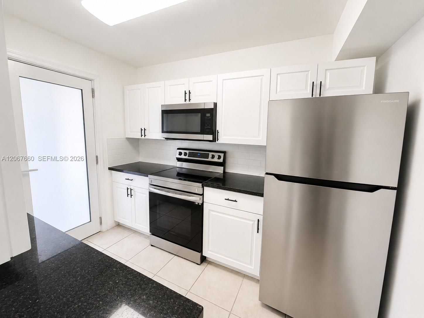 500 E Country Club Cir # 4, Plantation FL 33317 photo 2