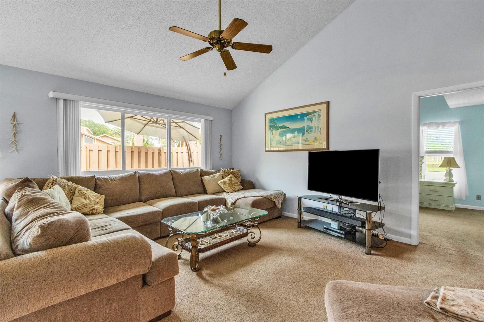 111 Maplecrest Circle, Jupiter FL 33458 photo 2