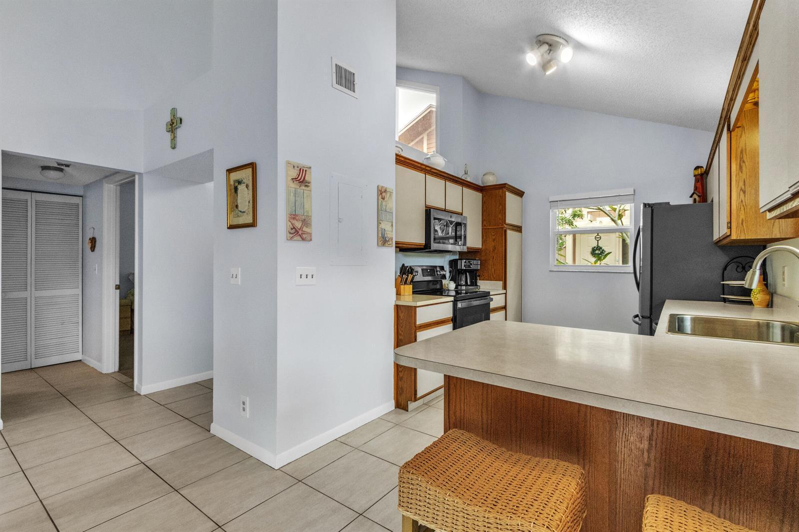 111 Maplecrest Circle, Jupiter FL 33458 photo 4
