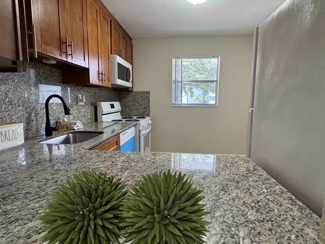 8411 LAGOS DE CAMPO Boulevard # 204U, Tamarac FL 33321 photo 5