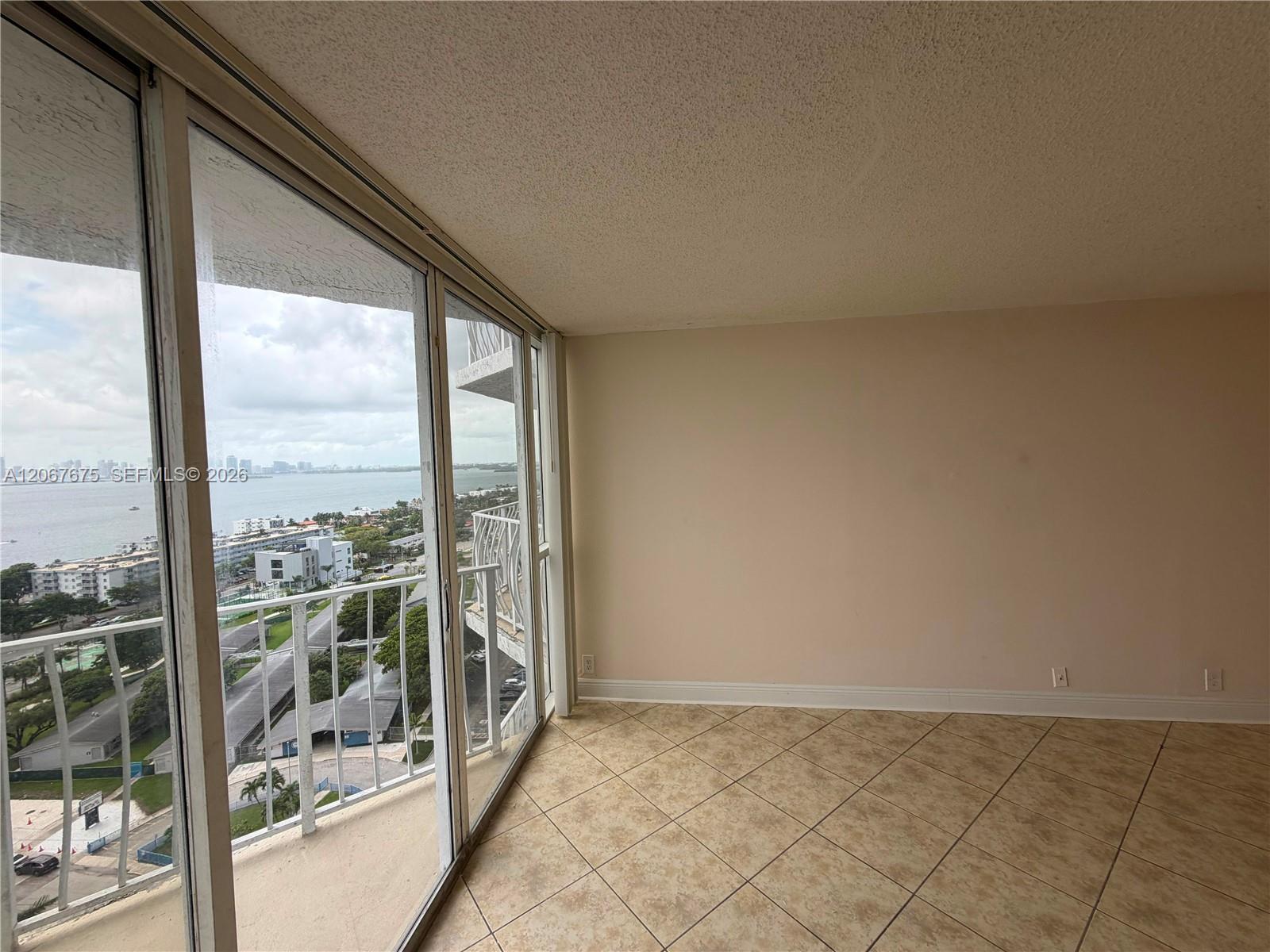 7601 E Treasure Dr # 2007, North Bay Village FL 33141 photo 3